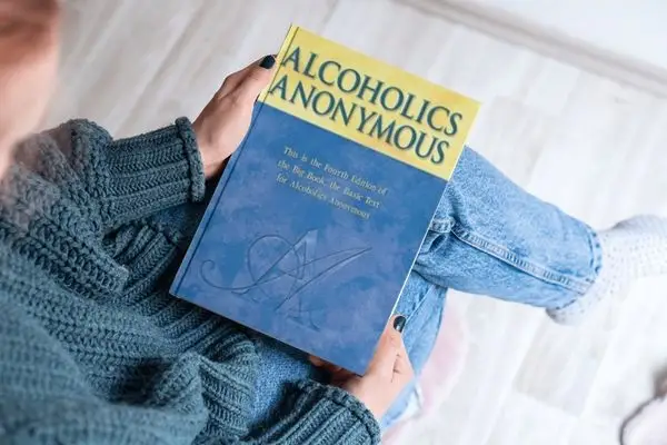 Person holding a Big Book